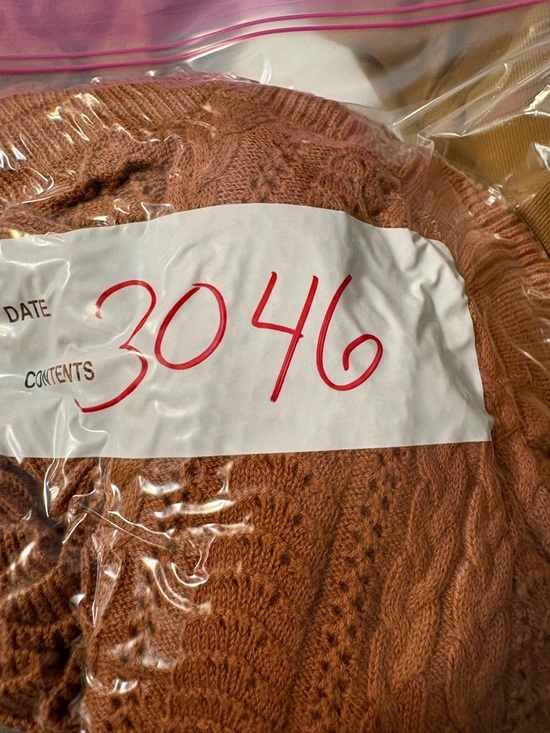 Love riche Ruffle-Trim Cable Knit Sweater women’s Large Rust ruffled shoulders - Picture 10 of 10